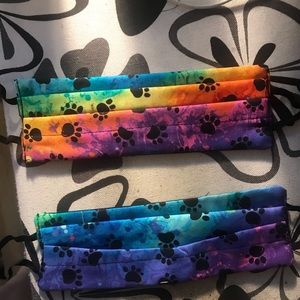 2 paw prints with filter pouch and nose wire